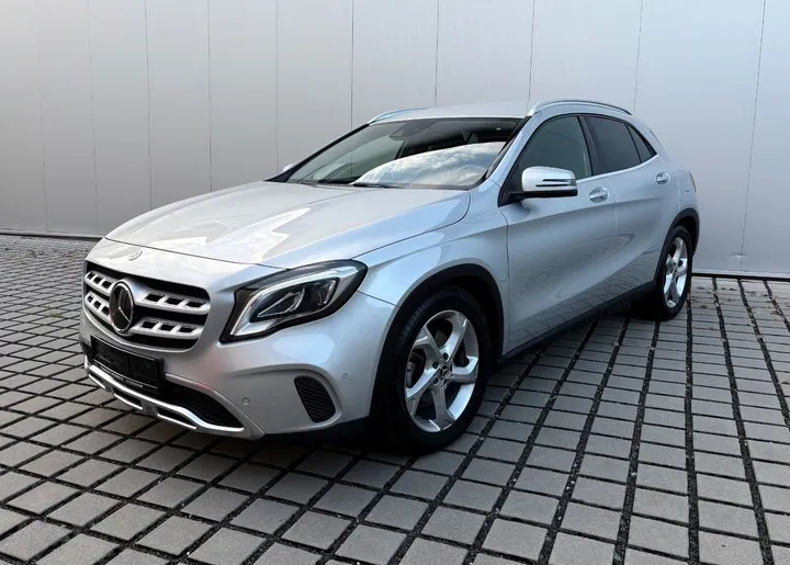 Mercedes-Benz GLA 250
