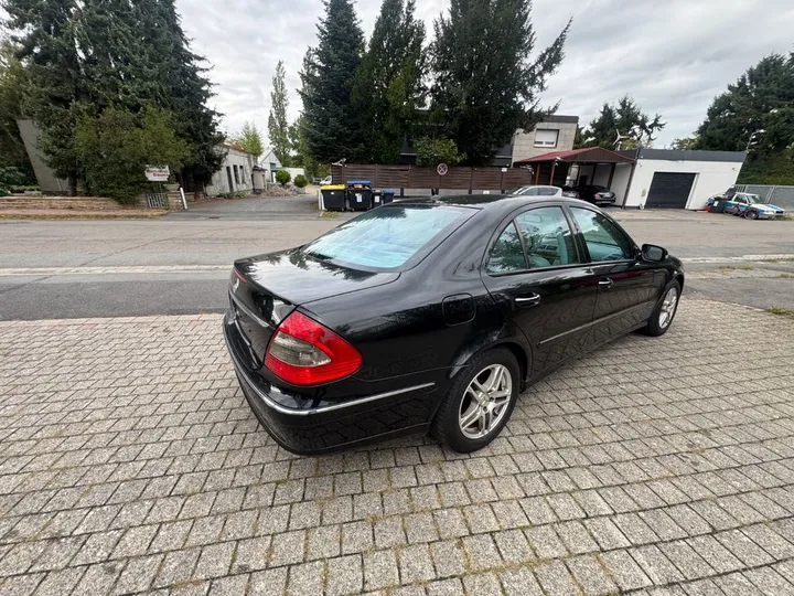 Mercedes-Benz E 200