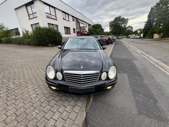 Mercedes-Benz E 200