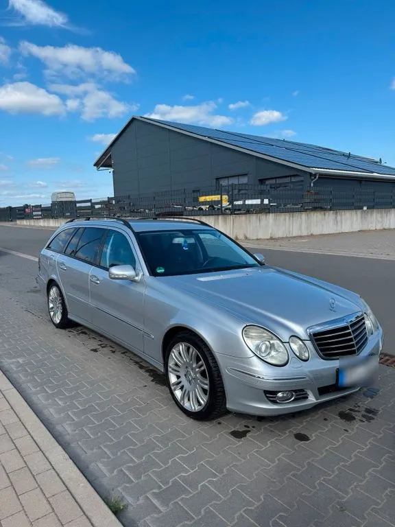 Mercedes-Benz E 320