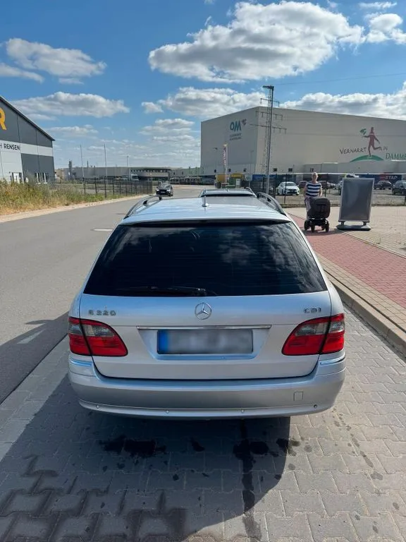 Mercedes-Benz E 320