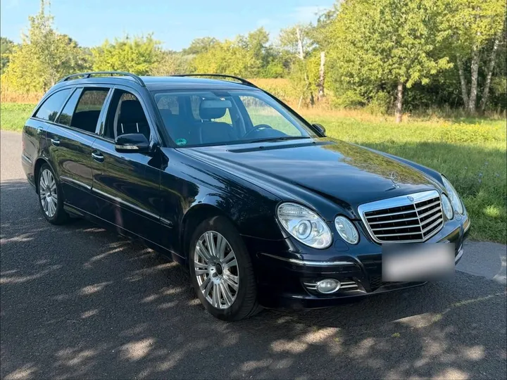Mercedes-Benz E 220
