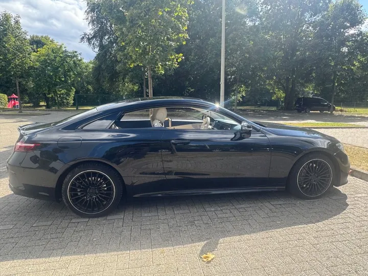 Mercedes-Benz E 220