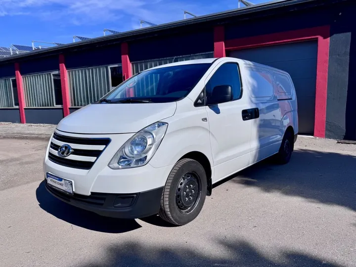 Hyundai H-1