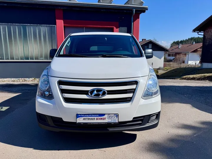 Hyundai H-1
