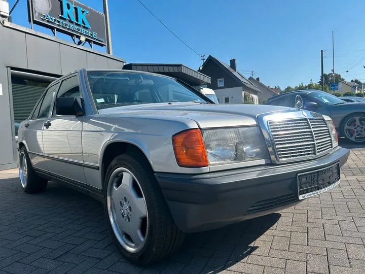 Mercedes-Benz 190