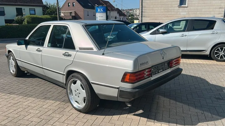 Mercedes-Benz 190