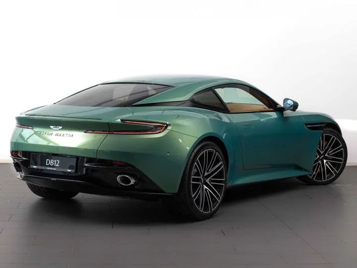 Aston Martin DB12