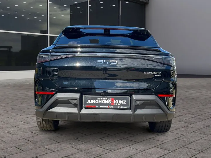 BYD SEALION 7
