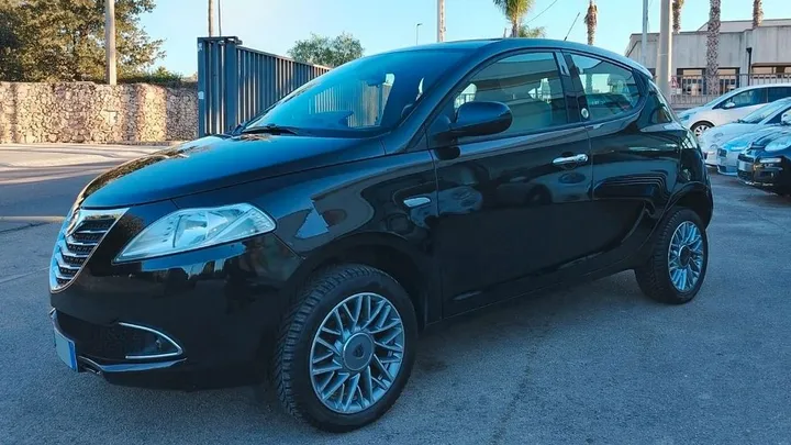 Lancia Ypsilon