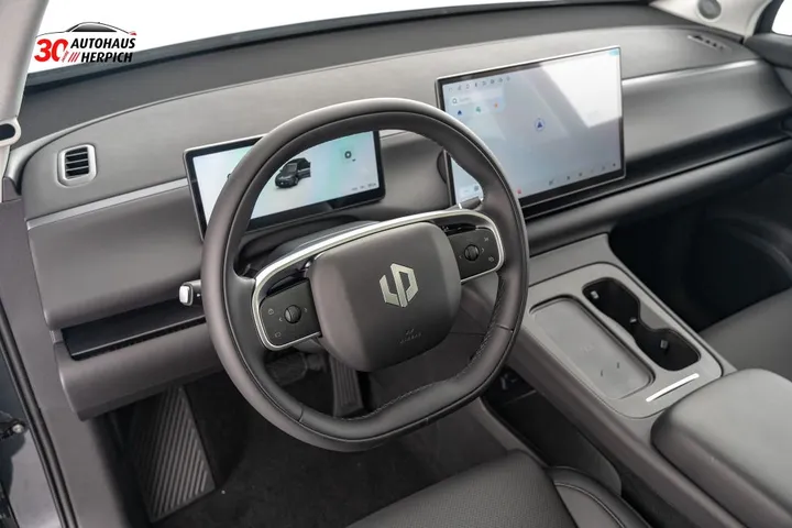 Leapmotor C10
