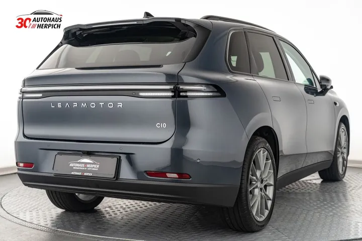 Leapmotor C10