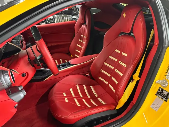 Ferrari 812