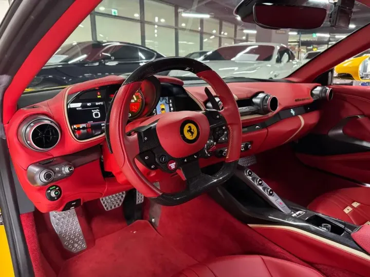 Ferrari 812