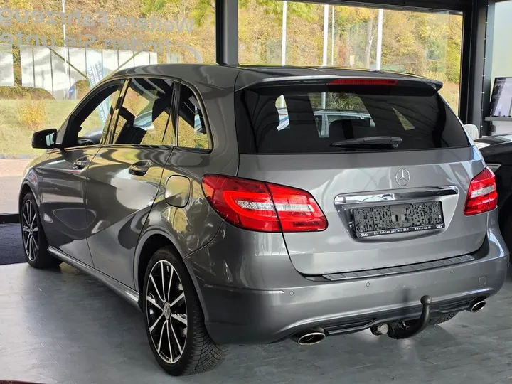 Mercedes-Benz B 200
