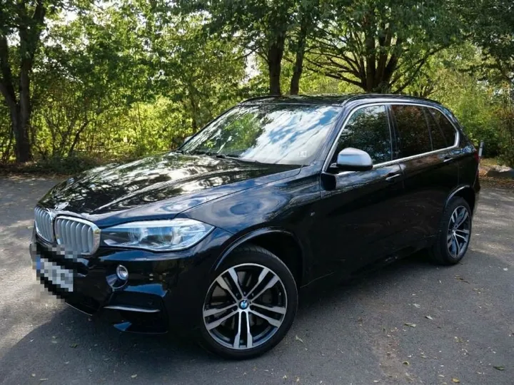 BMW X5 M50
