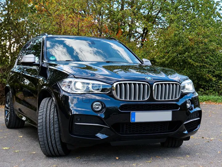 BMW X5 M50