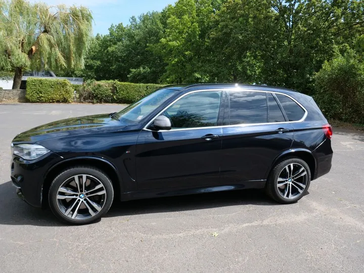 BMW X5 M50