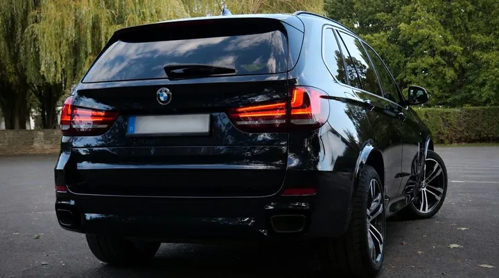 BMW X5 M50
