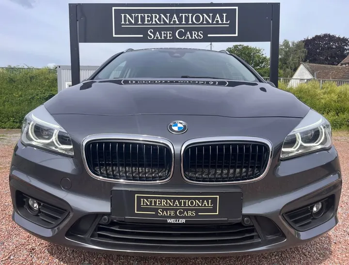 BMW 216