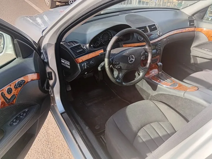 Mercedes-Benz E 320