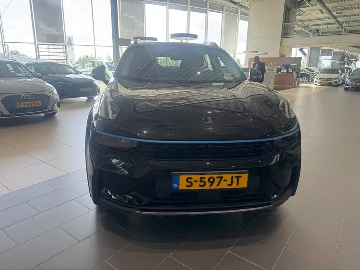 Lynk&Co 01