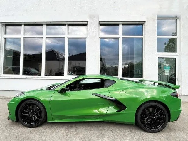 Corvette C8