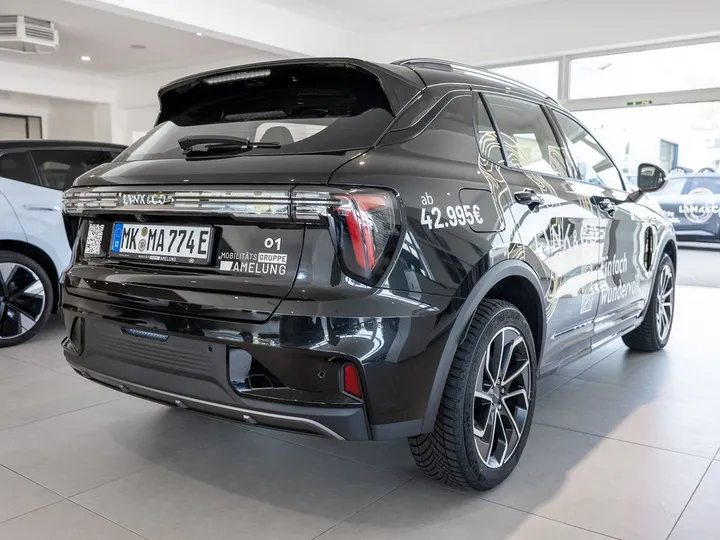 Lynk&Co 01