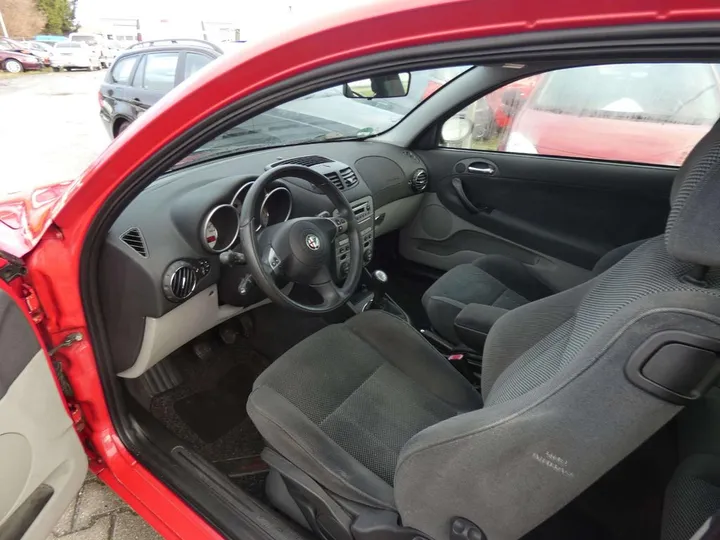 Alfa Romeo 147