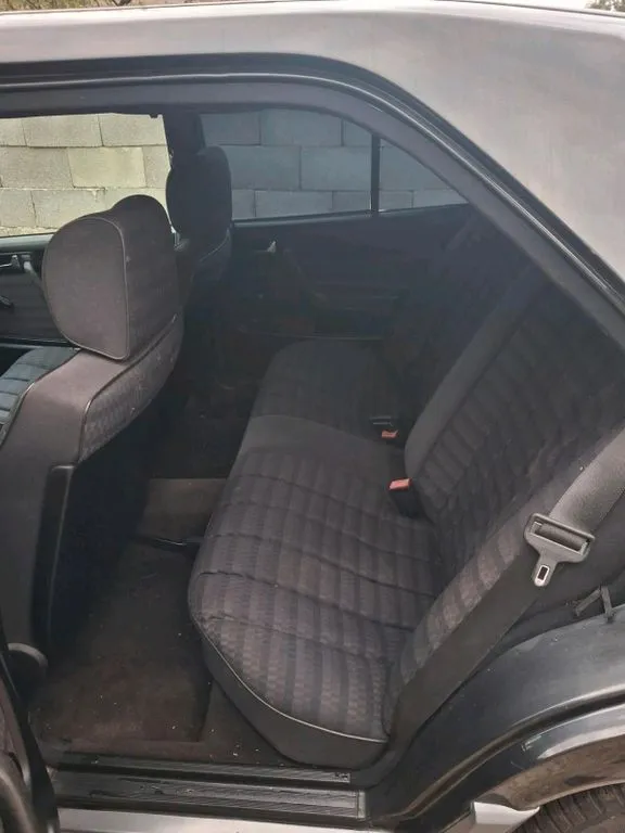 Mercedes-Benz 190