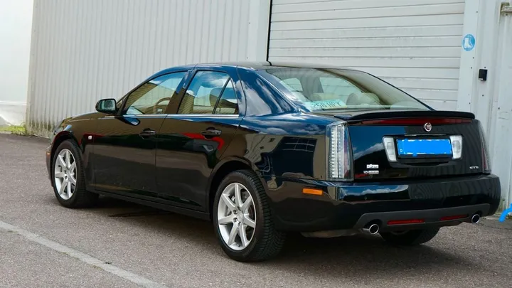 Cadillac STS