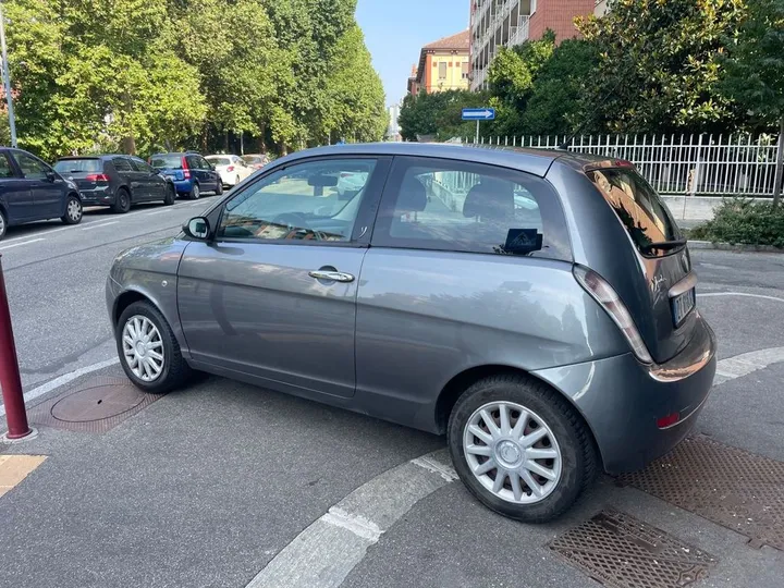 Lancia Ypsilon