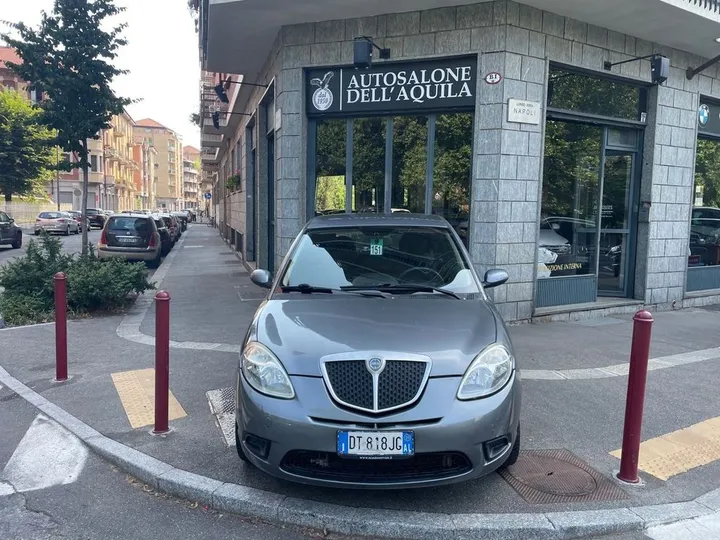Lancia Ypsilon