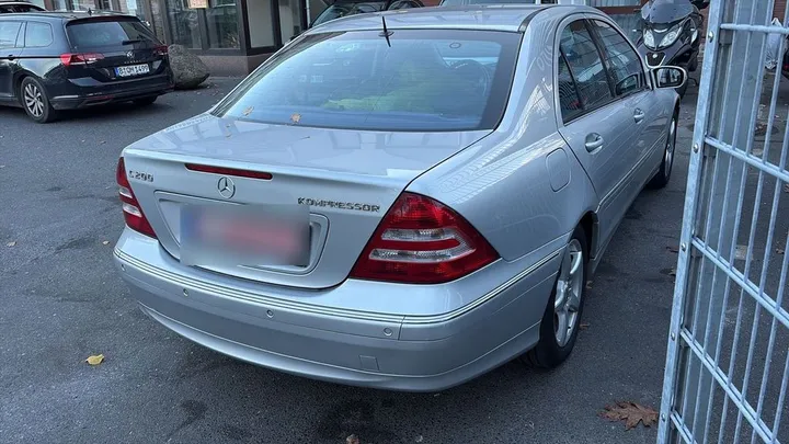 Mercedes-Benz C 200