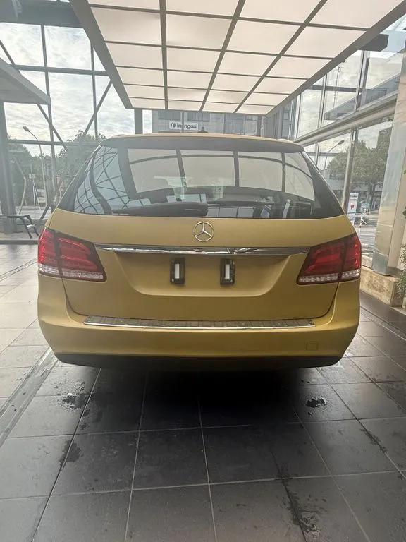 Mercedes-Benz E 200