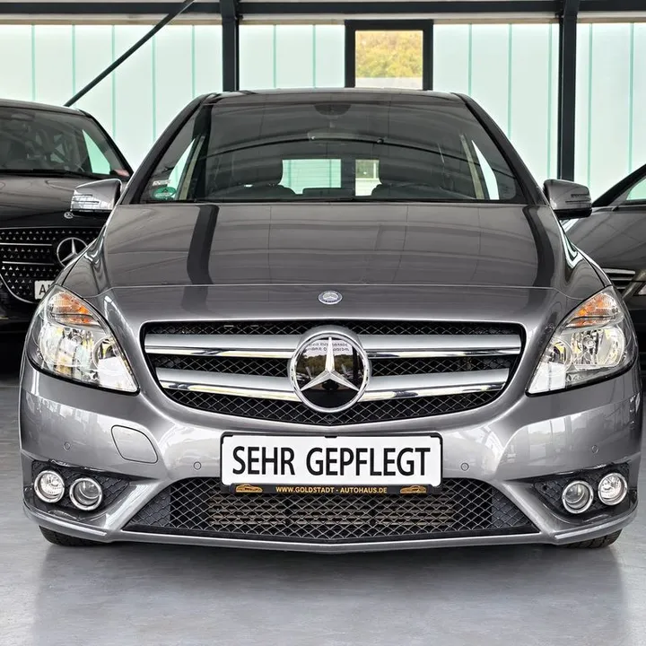 Mercedes-Benz B 180