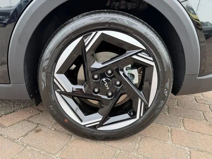 Kia K4