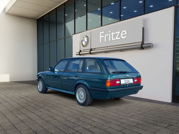 BMW 325