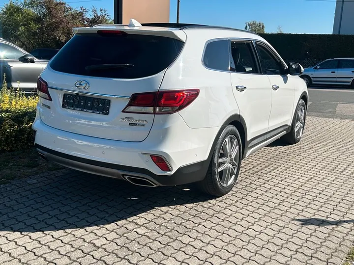 Hyundai Grand Santa Fe