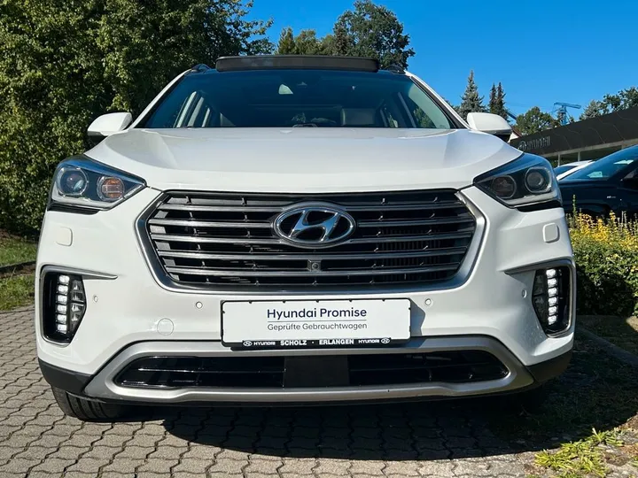 Hyundai Grand Santa Fe
