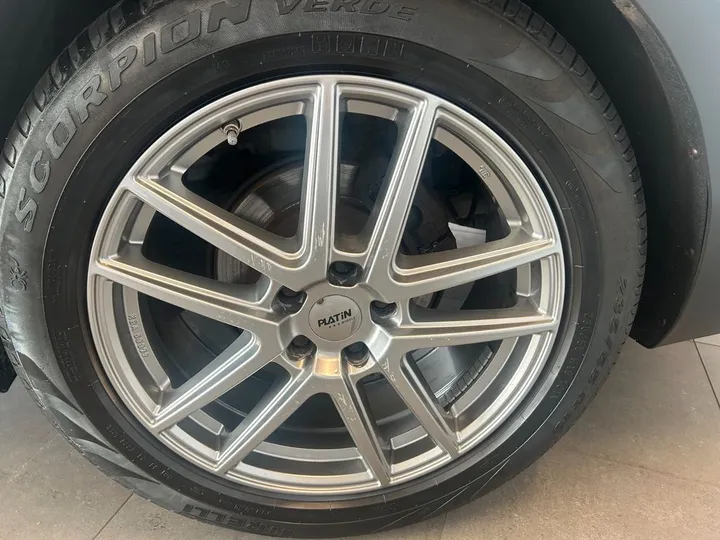 Hyundai Grand Santa Fe