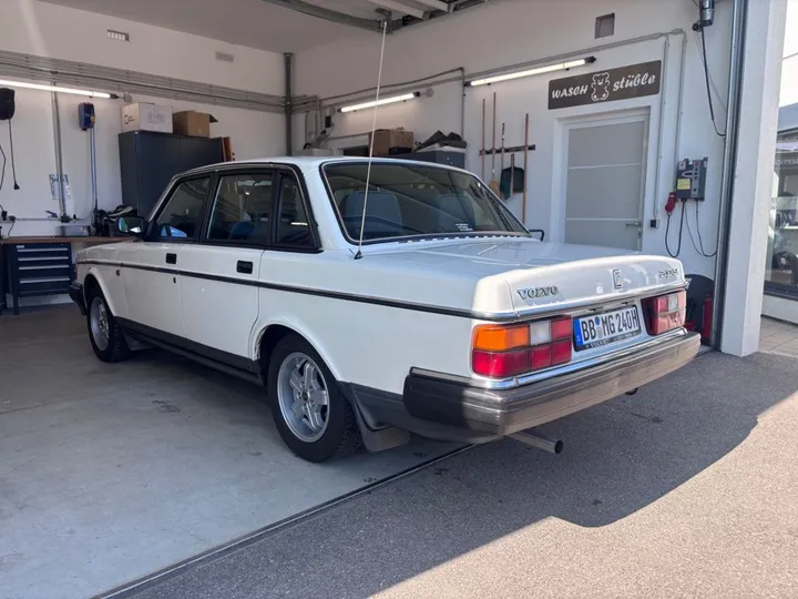 Volvo 240