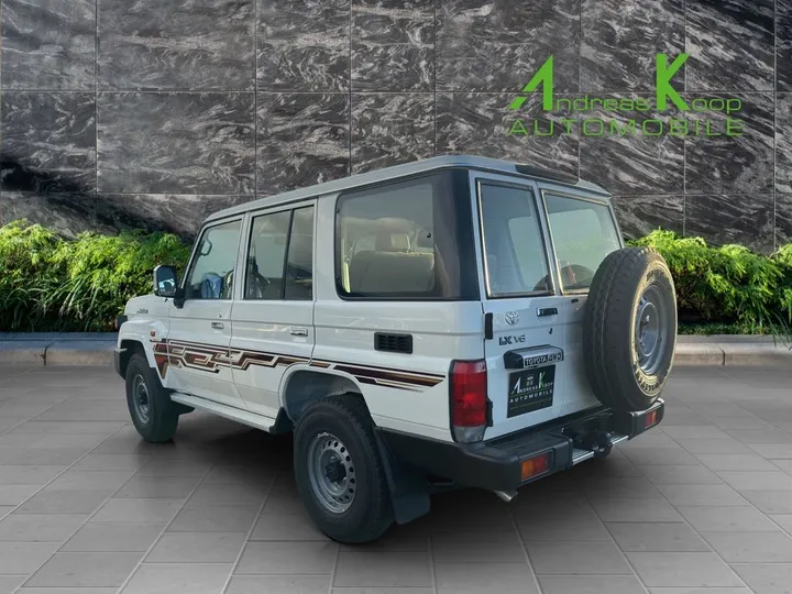 Toyota Land Cruiser