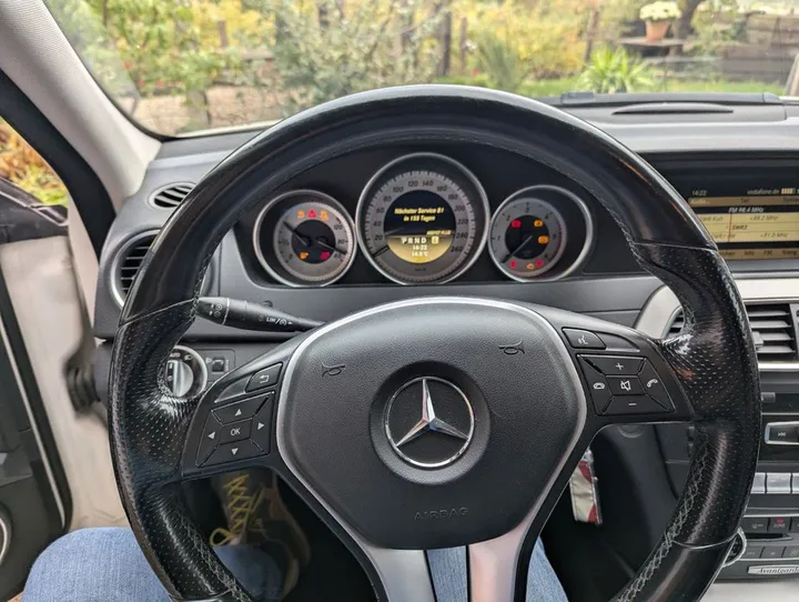 Mercedes-Benz C 220