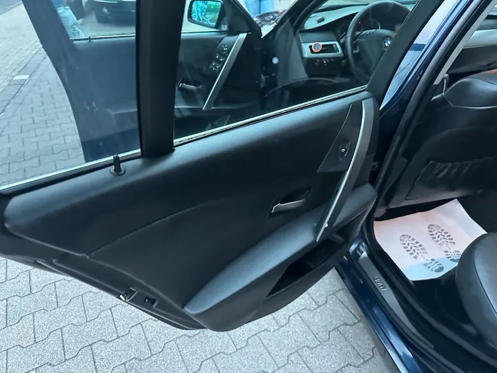 BMW 525