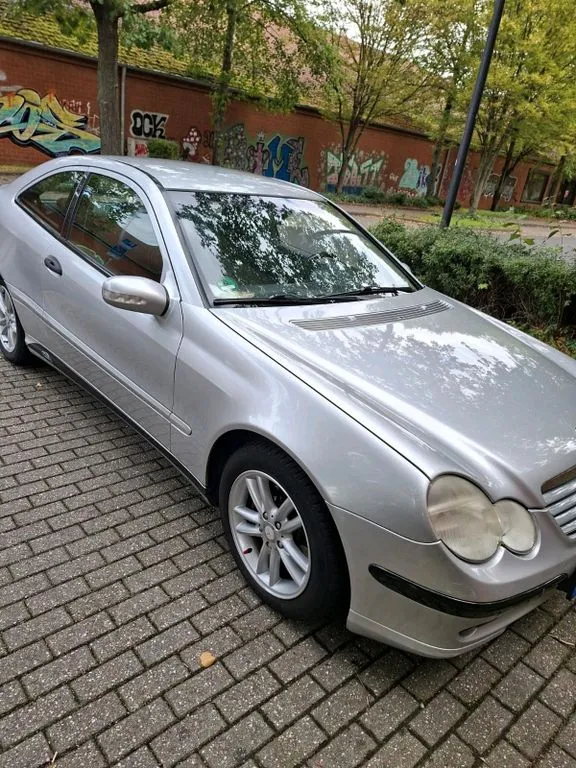 Mercedes-Benz C 220