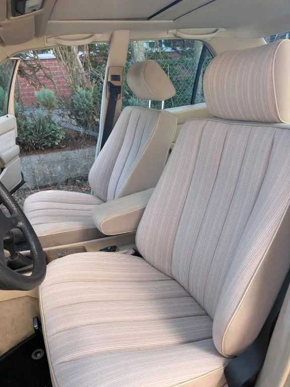 Mercedes-Benz E 230