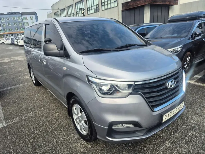 Hyundai Starex