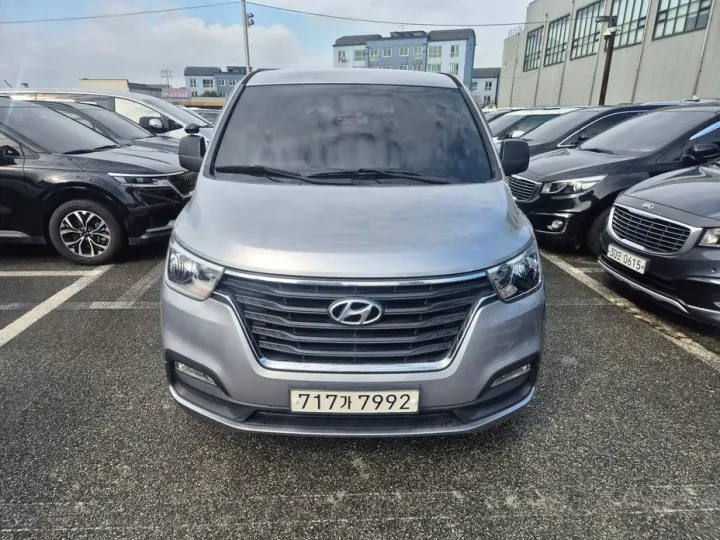Hyundai Starex