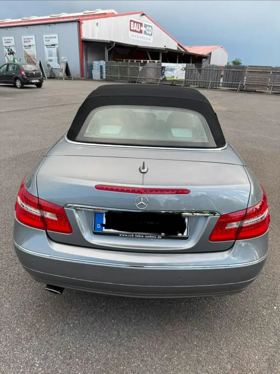 Mercedes-Benz E 220